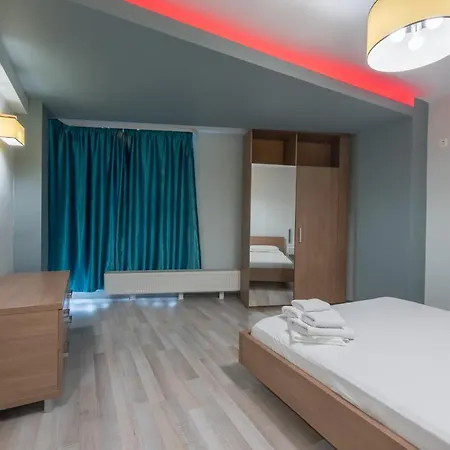 Adam And Eve Luxury Apartments - Shabbat Friendly Bucharest Exterior photo