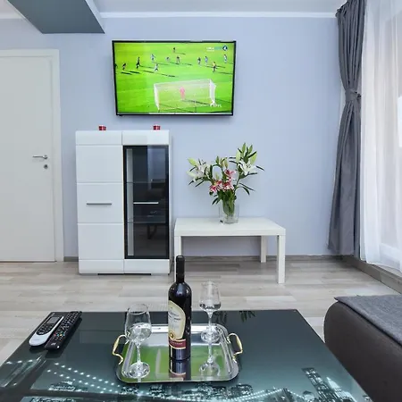 Adam And Eve Luxury Apartments - Shabbat Friendly Bucharest Exterior photo