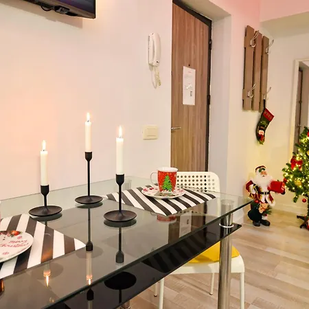 Adam And Eve Luxury Apartments - Shabbat Friendly Bucharest Exterior photo